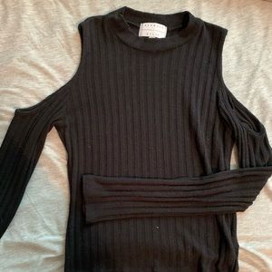 Long sleeved black sweater shirt